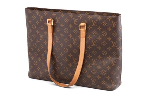 louis vuitton laukku musta|Louis Vuitton kantolaukku.